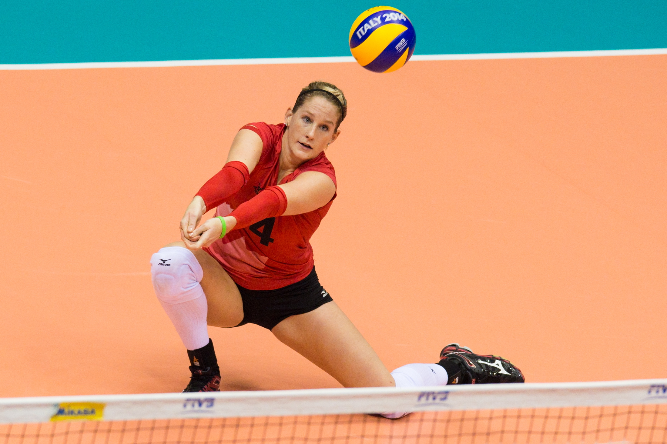 Kyla Richey transferred this week to Rote Raben Vilsbiburg and suits up for the first time this weekend against National team teammates Jenn Lundquist and Lucy Charuk