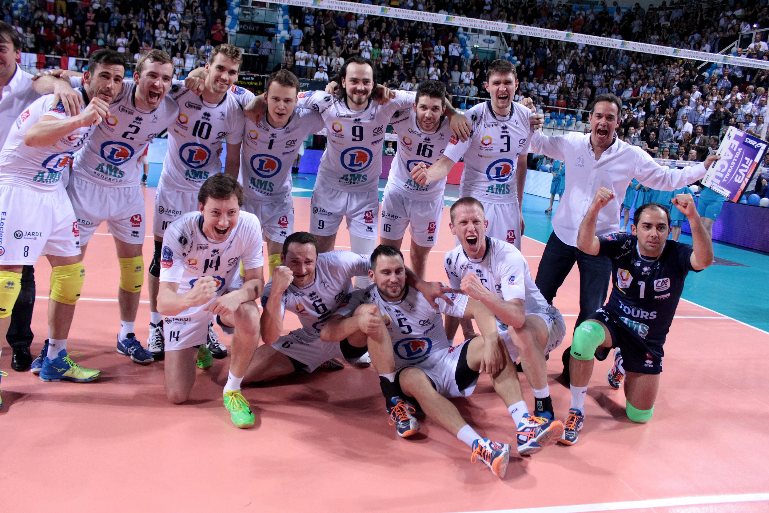 LNV: Tours, Hoag Repeat As Champions