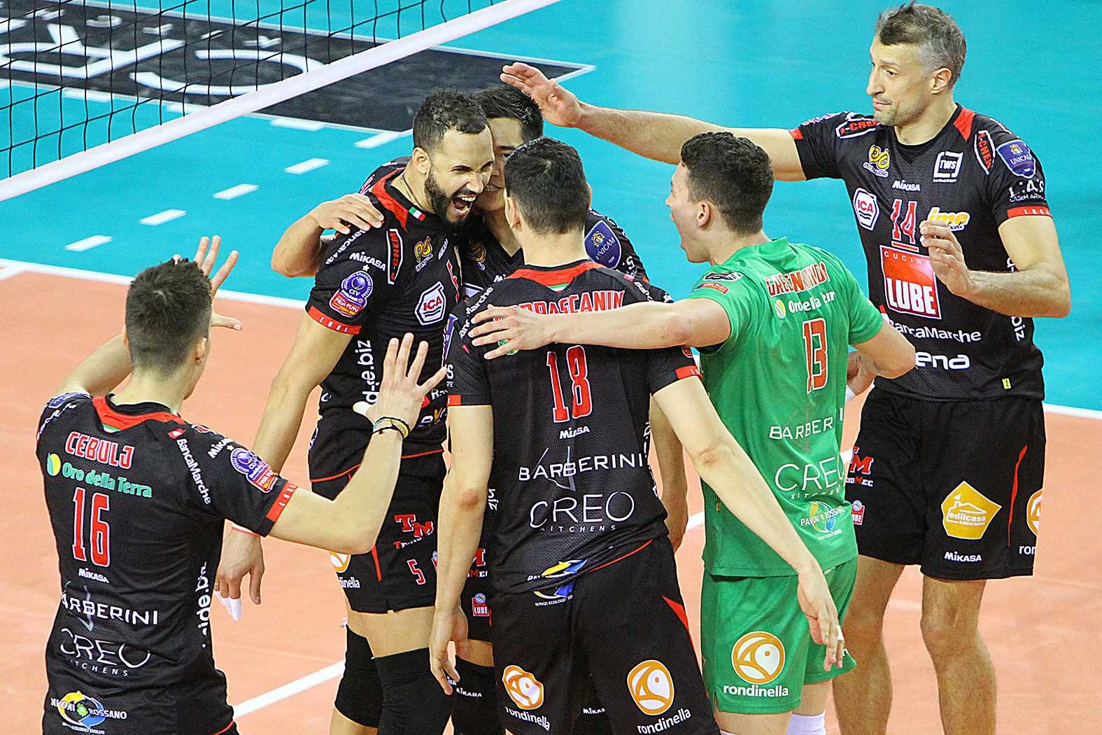 Volleyball Live Streams: April 12, 2016