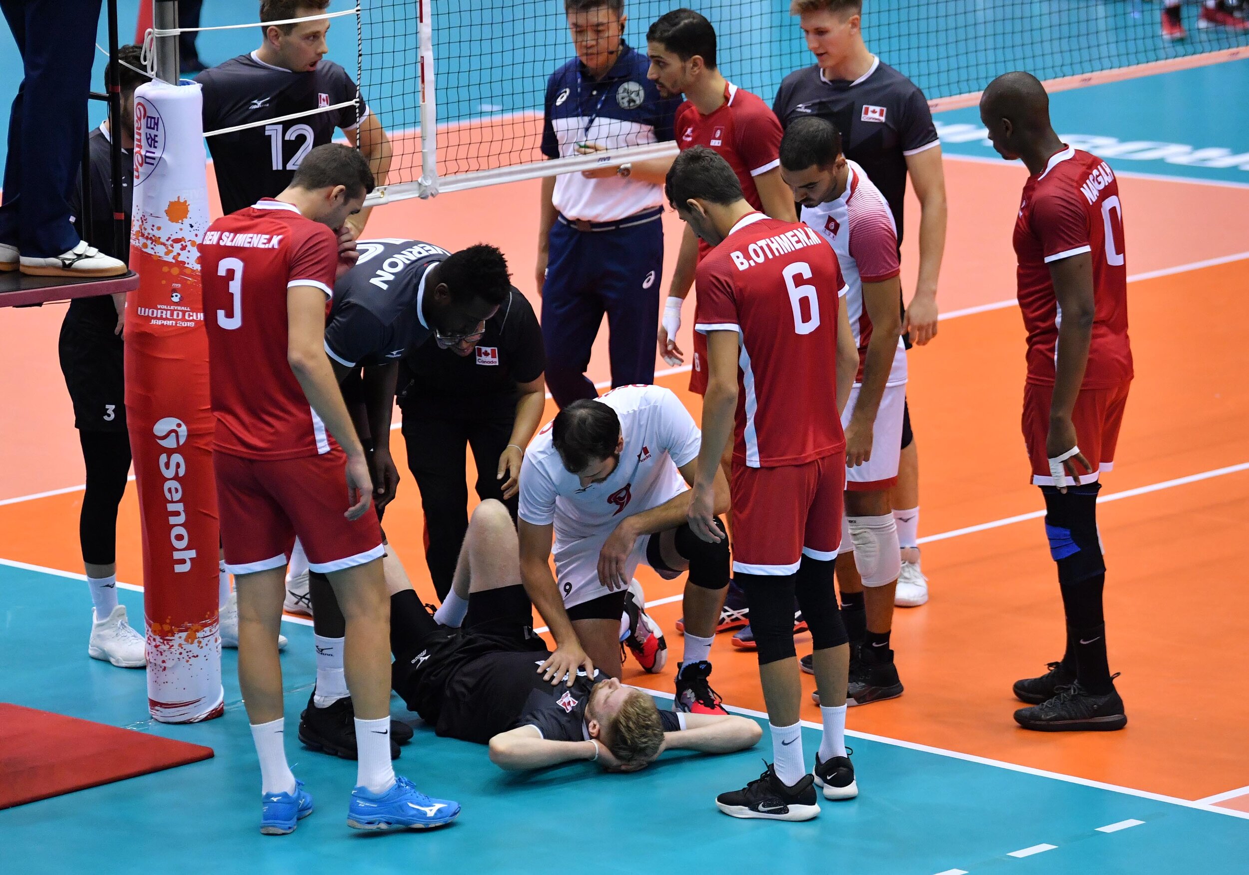 Setter Brett Walsh injured his ankle mid-way through the 1st set against Tunisia and will be out for the remainder of the tournament Photo: FIVB