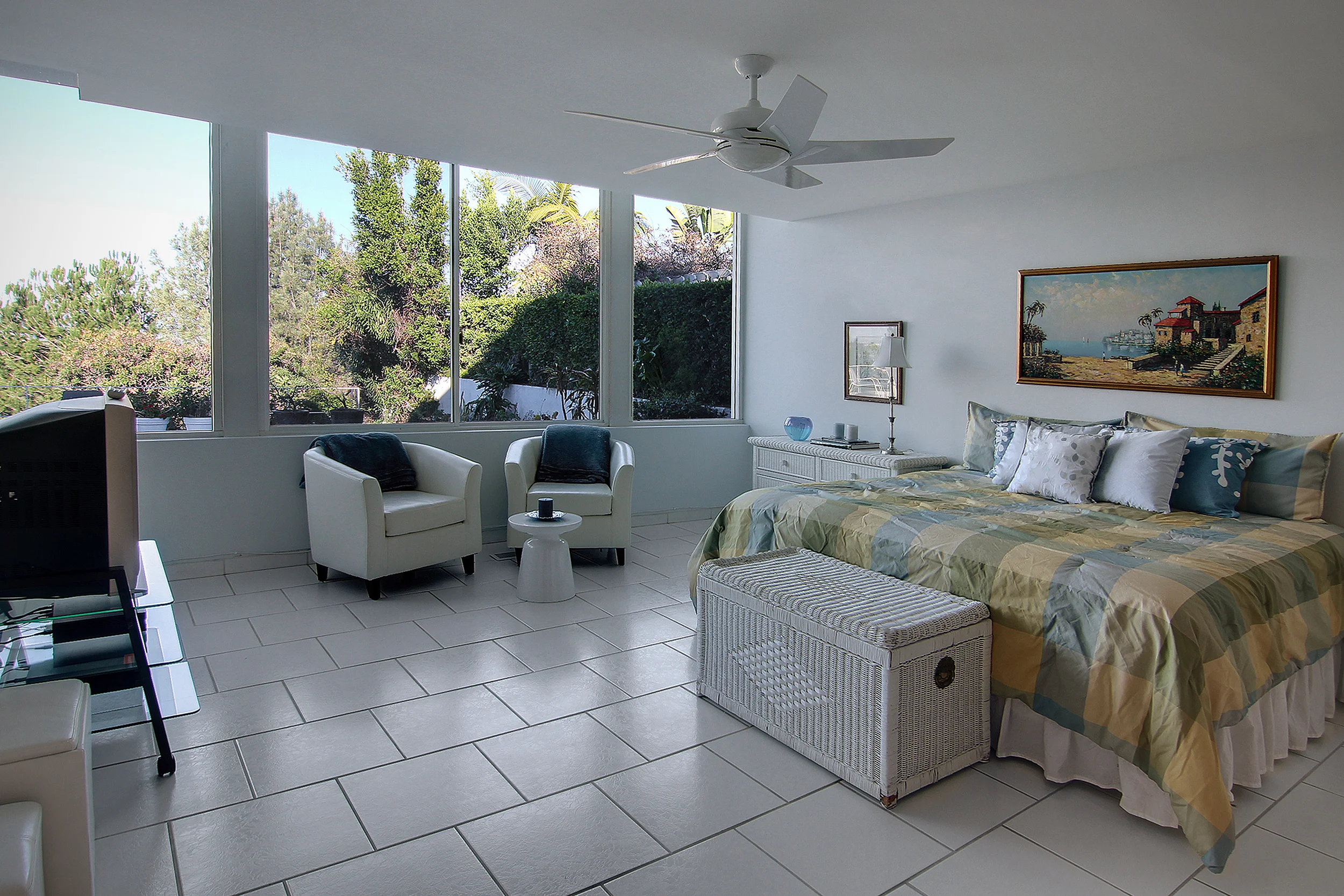A re-style using only the homeowners' items.
