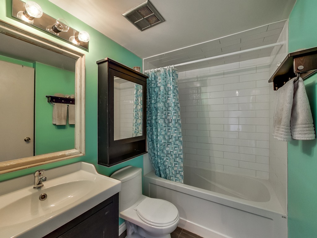 2301-Derry-Road-West-Unit-1004-Mississauga-Karly-Moore-Real-Estate (5).jpg