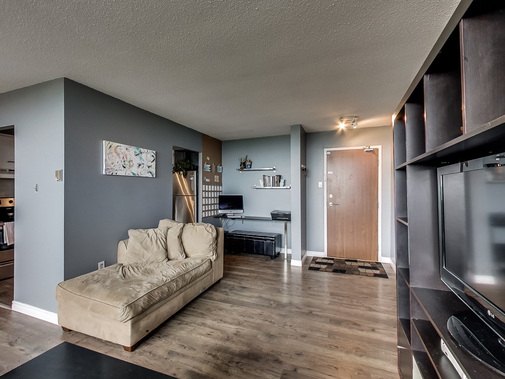 2301-Derry-Road-West-Unit-1004-Mississauga-Karly-Moore-Real-Estate (8).jpg