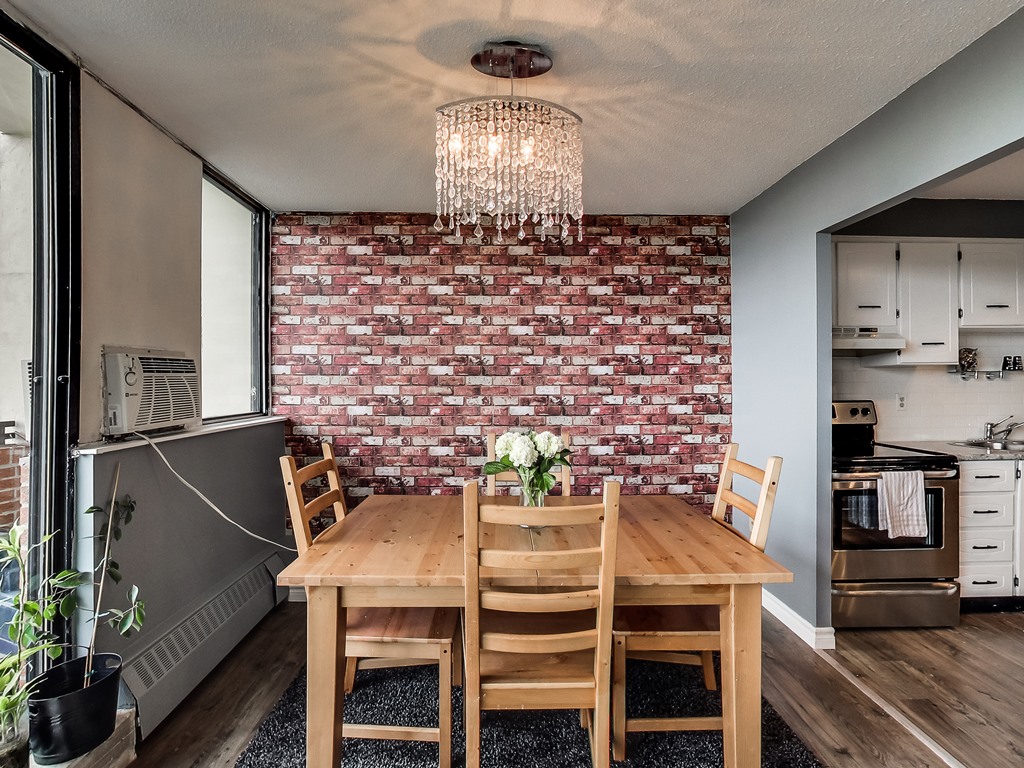 2301-Derry-Road-West-Unit-1004-Mississauga-Karly-Moore-Real-Estate (10).jpg