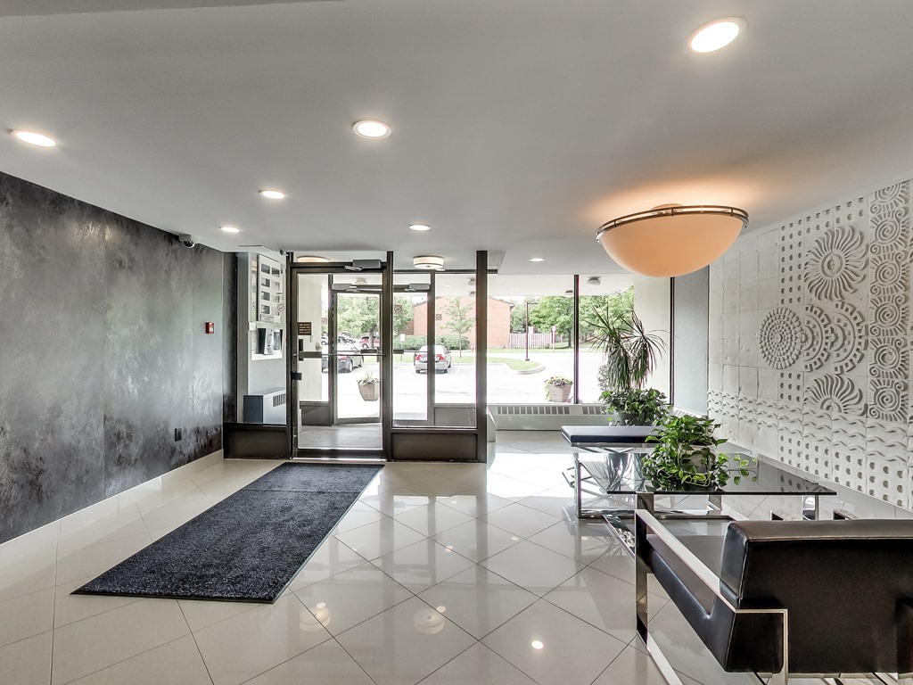 2301-Derry-Road-West-Unit-1004-Mississauga-Karly-Moore-Real-Estate (14).jpg