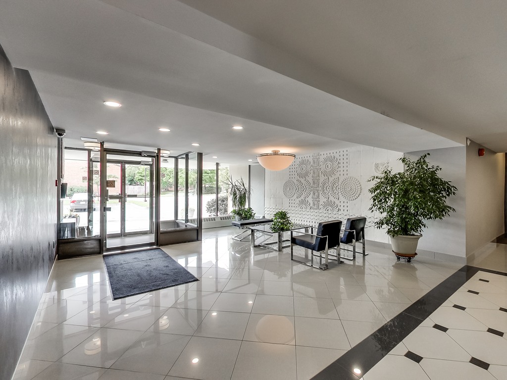 2301-Derry-Road-West-Unit-1004-Mississauga-Karly-Moore-Real-Estate (15).jpg