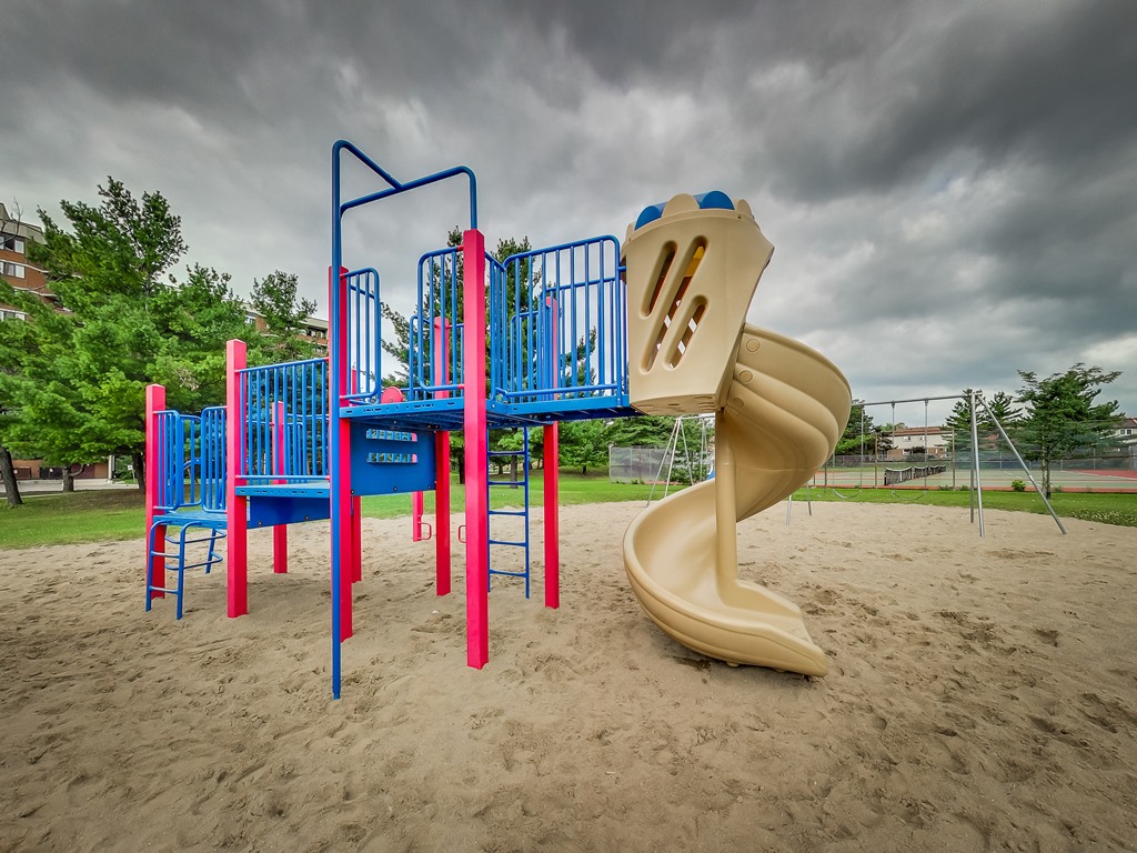 2301-Derry-Road-West-Unit-1004-Mississauga-Karly-Moore-Real-Estate (18).jpg