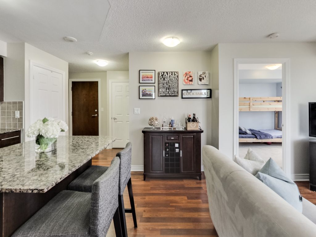 310-Burnhamthorpe-Rd-W-2506-Mississauga-Karly-Moore (25).jpg