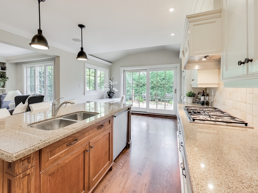1079-Red-Pine-Cres-Lorne-Park-Mississauga-Real-Estate-Karly-Moore (18).jpg