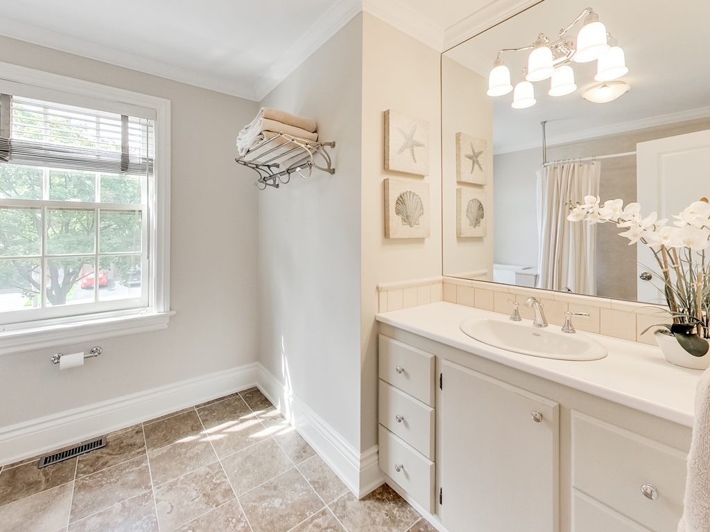 1079-Red-Pine-Cres-Lorne-Park-Mississauga-Real-Estate-Karly-Moore (42).jpg