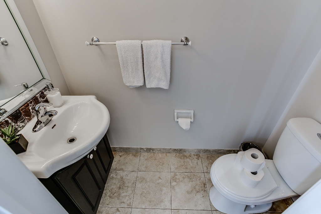 25_powderroom1.jpg