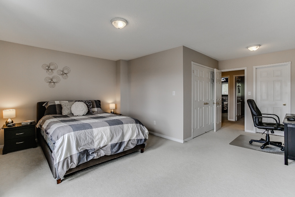 28_masterbedroom3.jpg