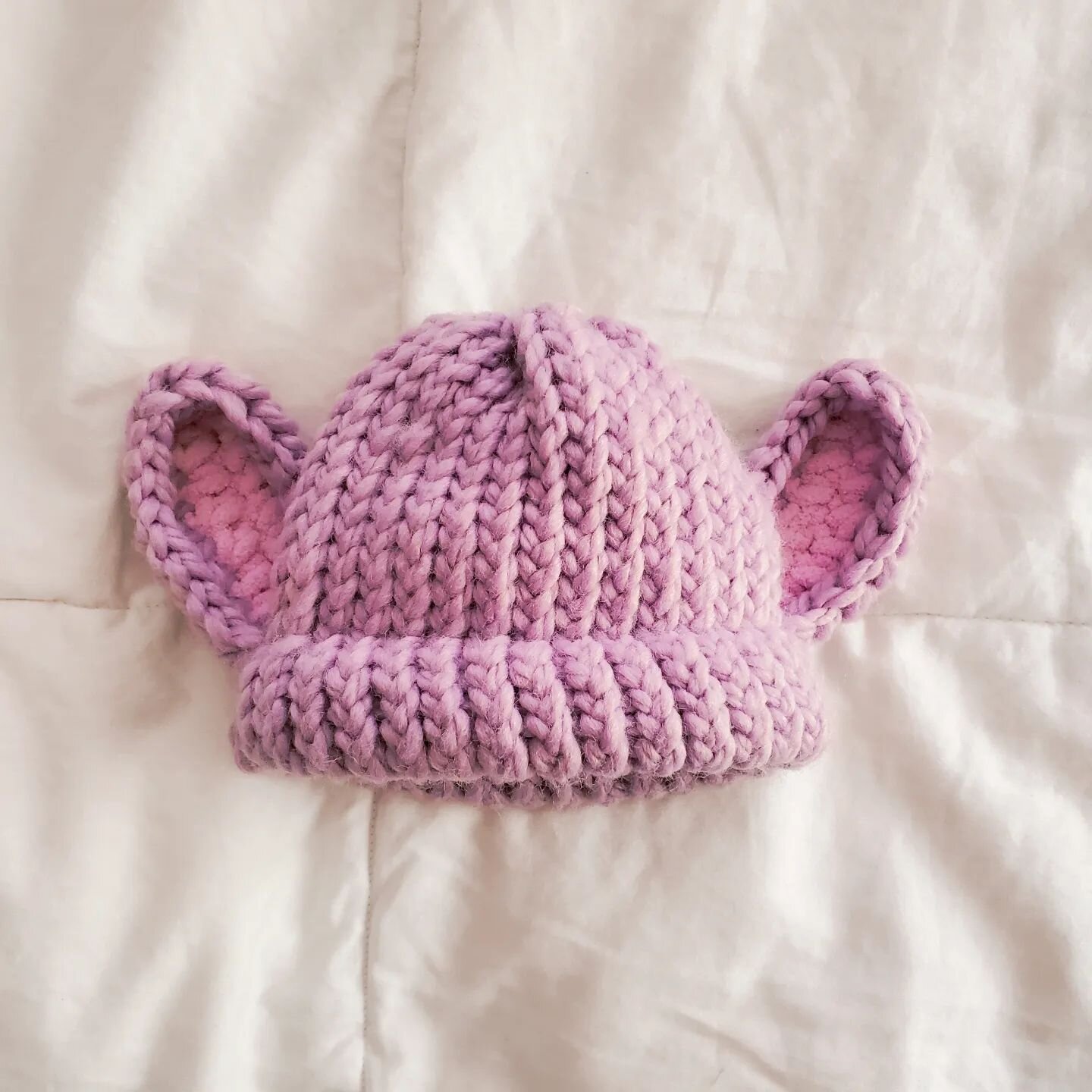 I made a little tiny baby hat for my little tiny baby! Although, at this point I'm not so sure how tiny she will be. She was measuring 7.5 lbs at 36 weeks 😳
Wish me luck😭
Hazel was 8.5
37 weeks on Monday, it's almost baby time!
💜
💜
💜
💜
#newborn