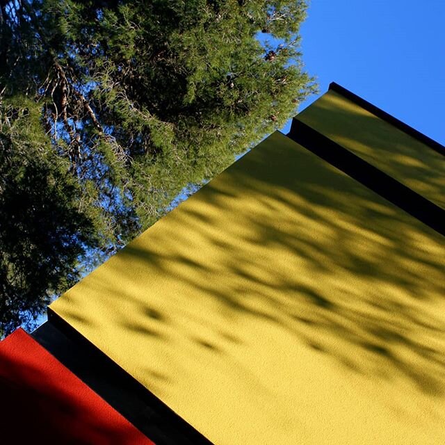 Formaci&oacute;n de fachada_ Obra nueva unifamiliar_ Carrer St Elm_ Sant Feliu de Gu&iacute;xols.
.
.
.
.
#red #yellow #black #white #acrylic #acrylicpainting #facade #facadedesign #composition #structure #steel #neoplasticism #mondrian #theovandoesb