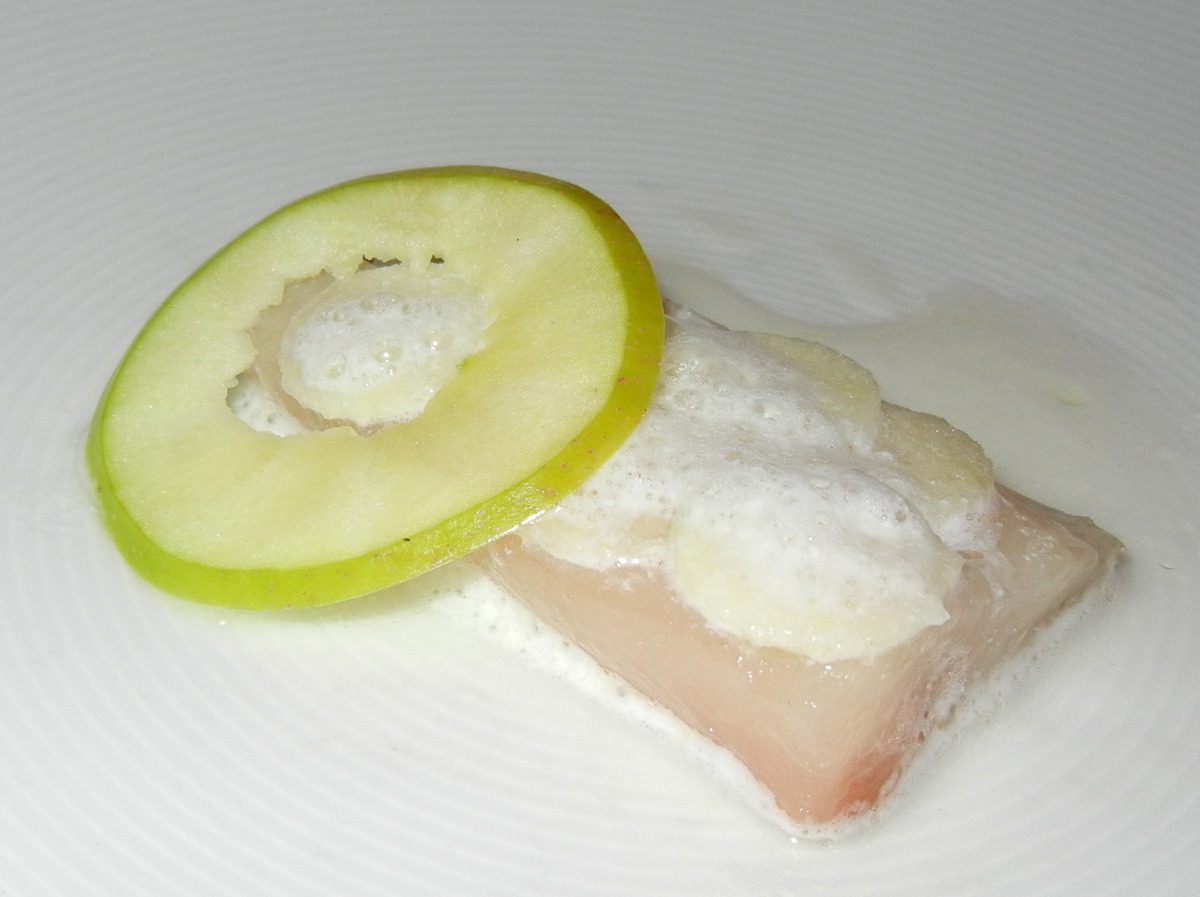 Mackerel with Green Apple and Horseradish (tasting menu)