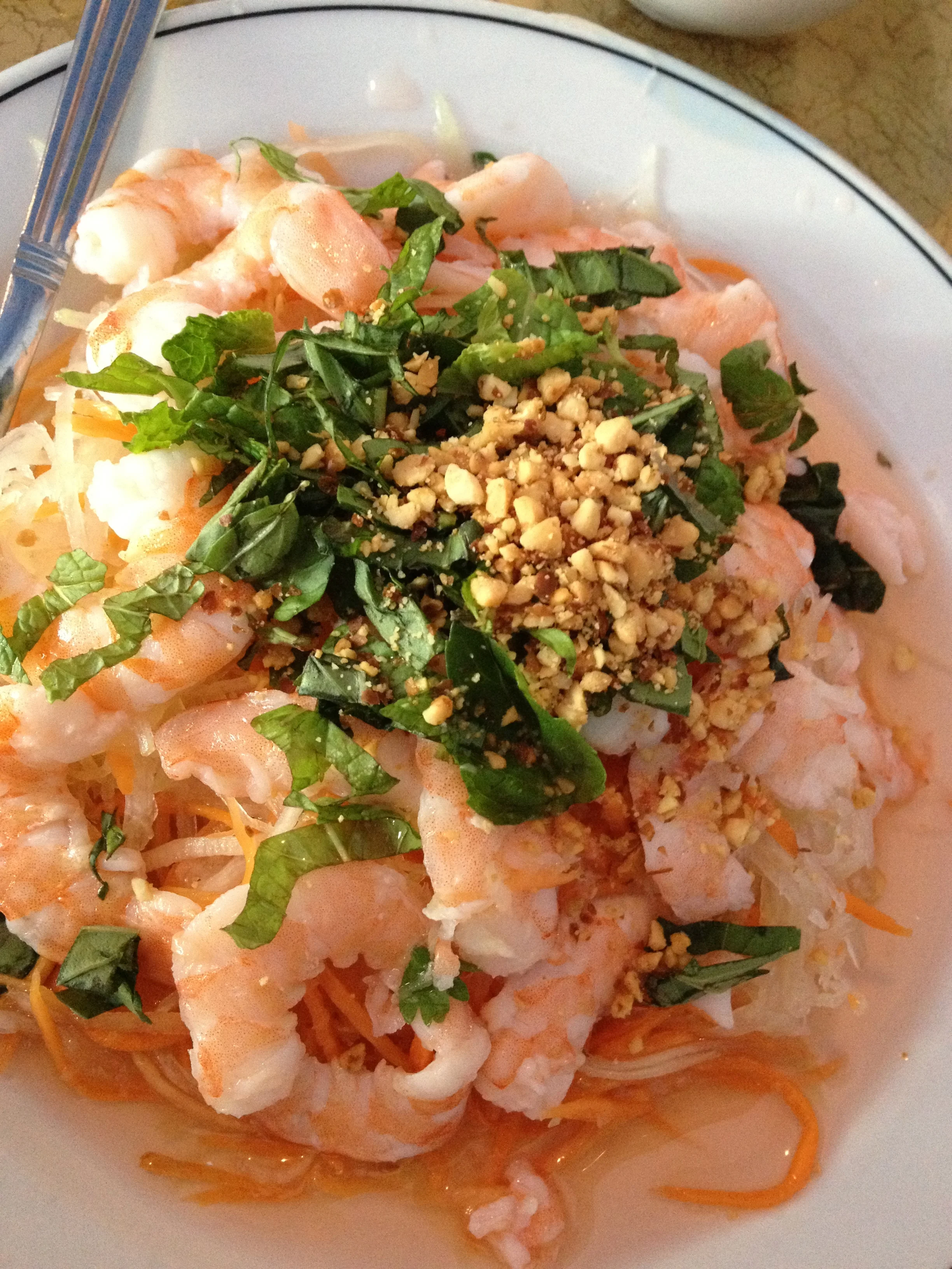 Green papaya salad with shrimp and peanuts
