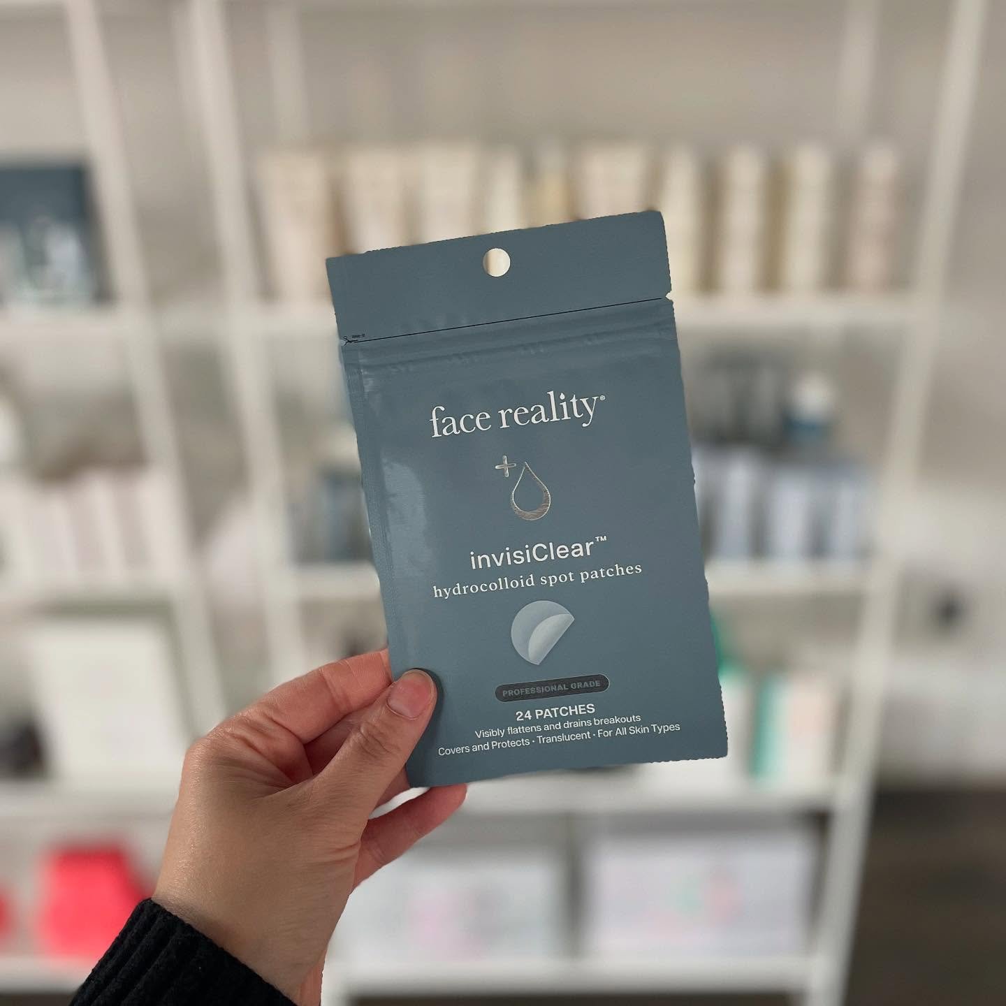 Breakouts and picking happen-no shame in that.
When your skin needs a little extra support, invisiClear&trade; Hydrocolloid Spot Patches are here to help you through it.

IN STOCK NOW!
