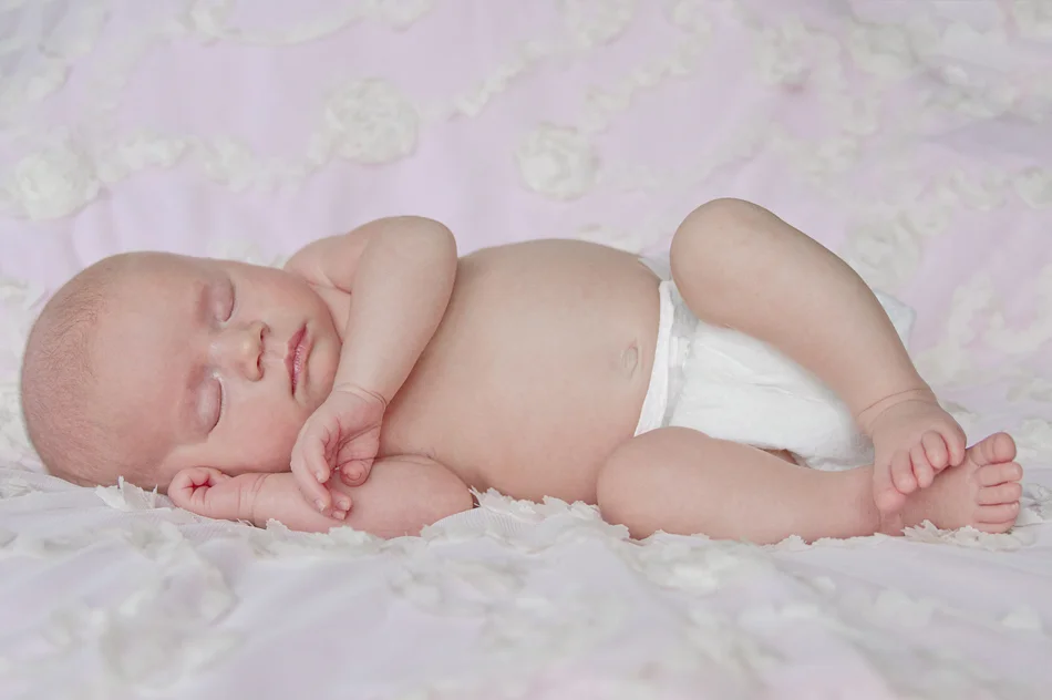 esther_sleeping_pink.jpg
