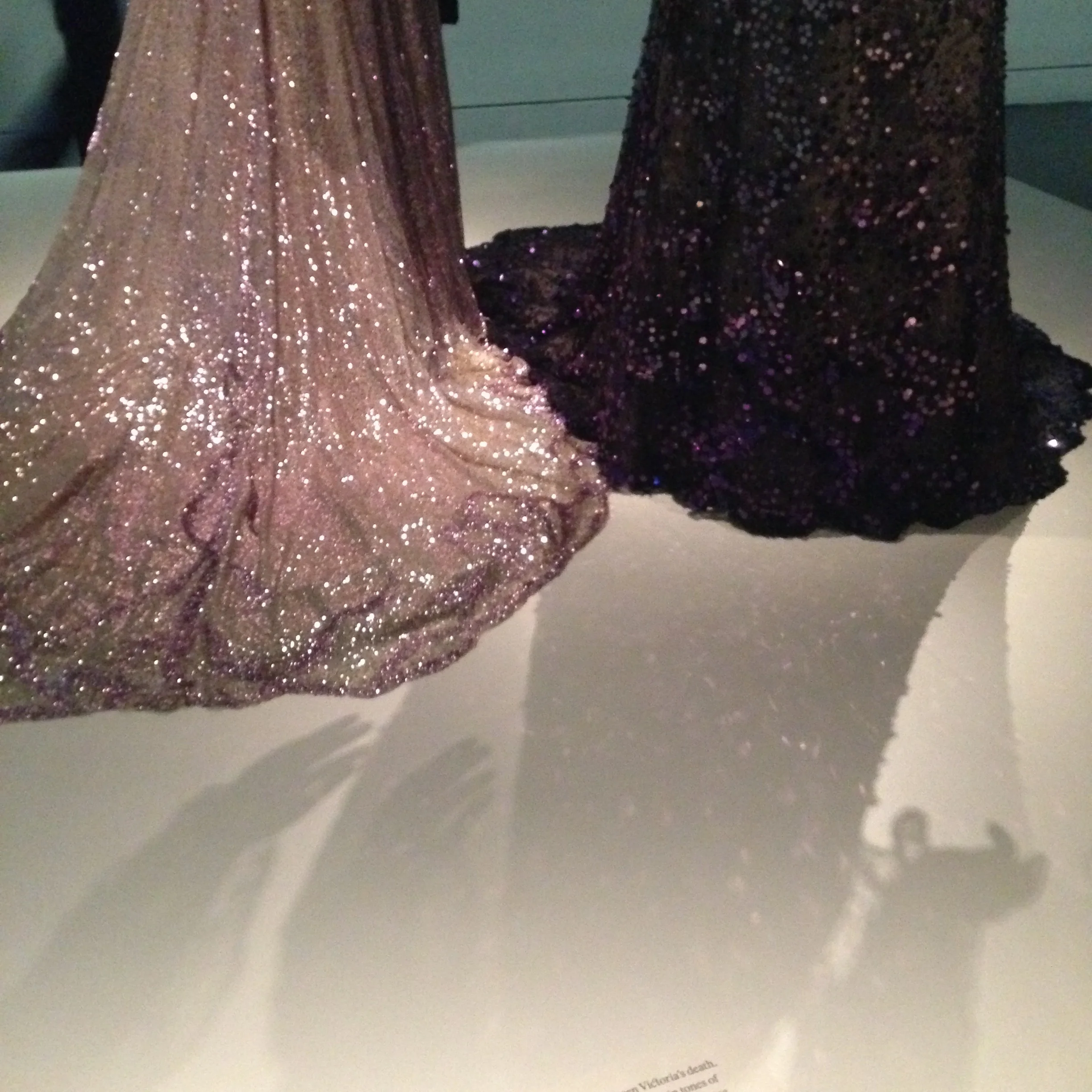 later stages of mourning introduced colors such as grey and mauve 