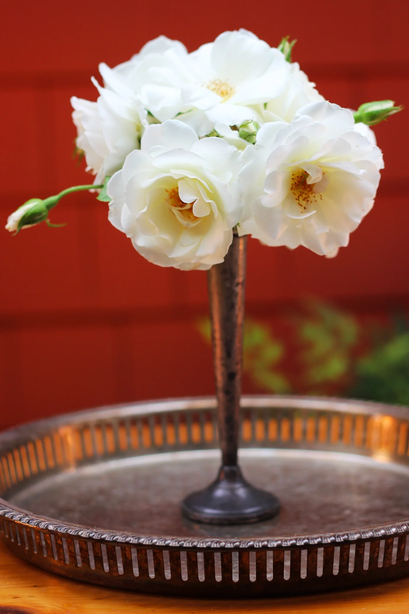 The trumpet vase is finished.