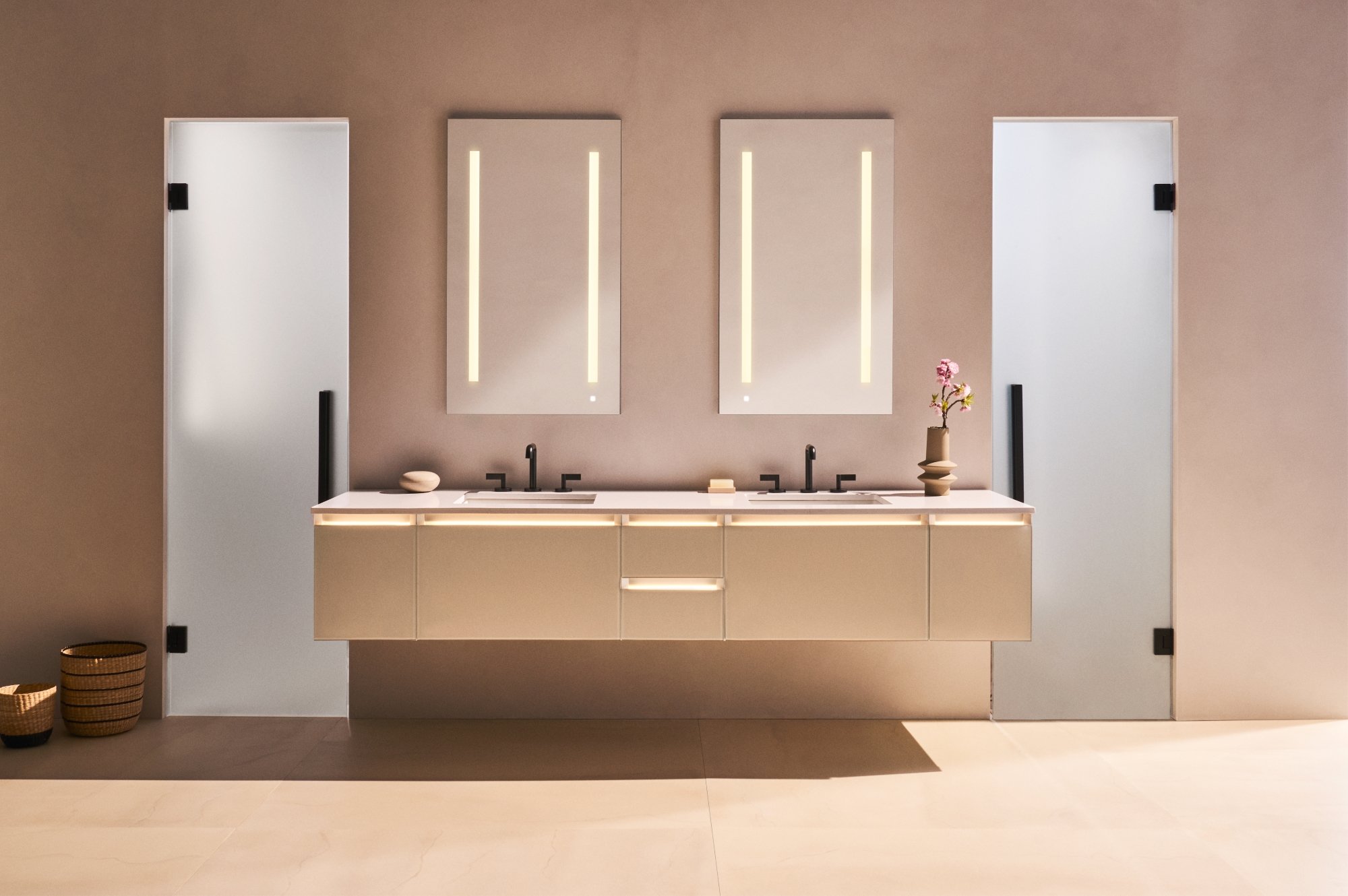 64df99fefa6641ad41b0c7cd_220504_ROBERN_SET_03_Profiles_Shower_075_CABINET_GLOW_RIGHT_06VERS_V4_QC_050.jpg