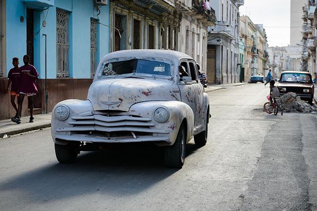 Otherwise known as an &ldquo;Almendron,&rdquo; a patched together vintage Chevrolet is another taxi option. Like an UberPool, you share a ride with other passengers on a designated route. #cubanlife #goinghome #streetphotography #taxi #vintagecar #cu
