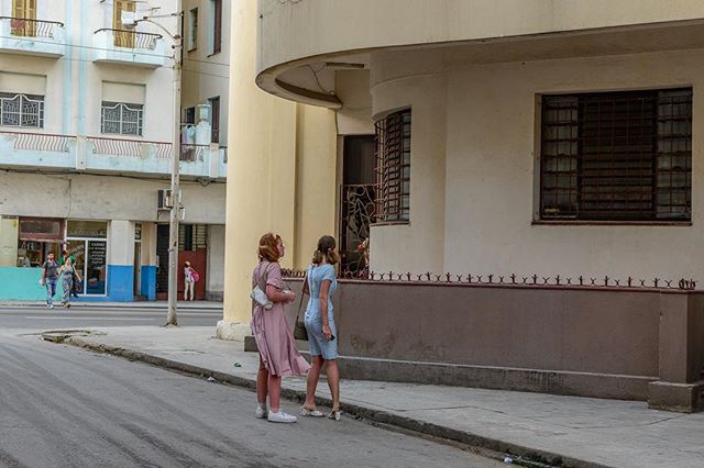 Vintage visitors?  Or maybe I really stepped back into the past. #cubanlife #vintageclothing #architecture #centrohabana #streetphotography #havana  #goinghome #cuba #apair #lost