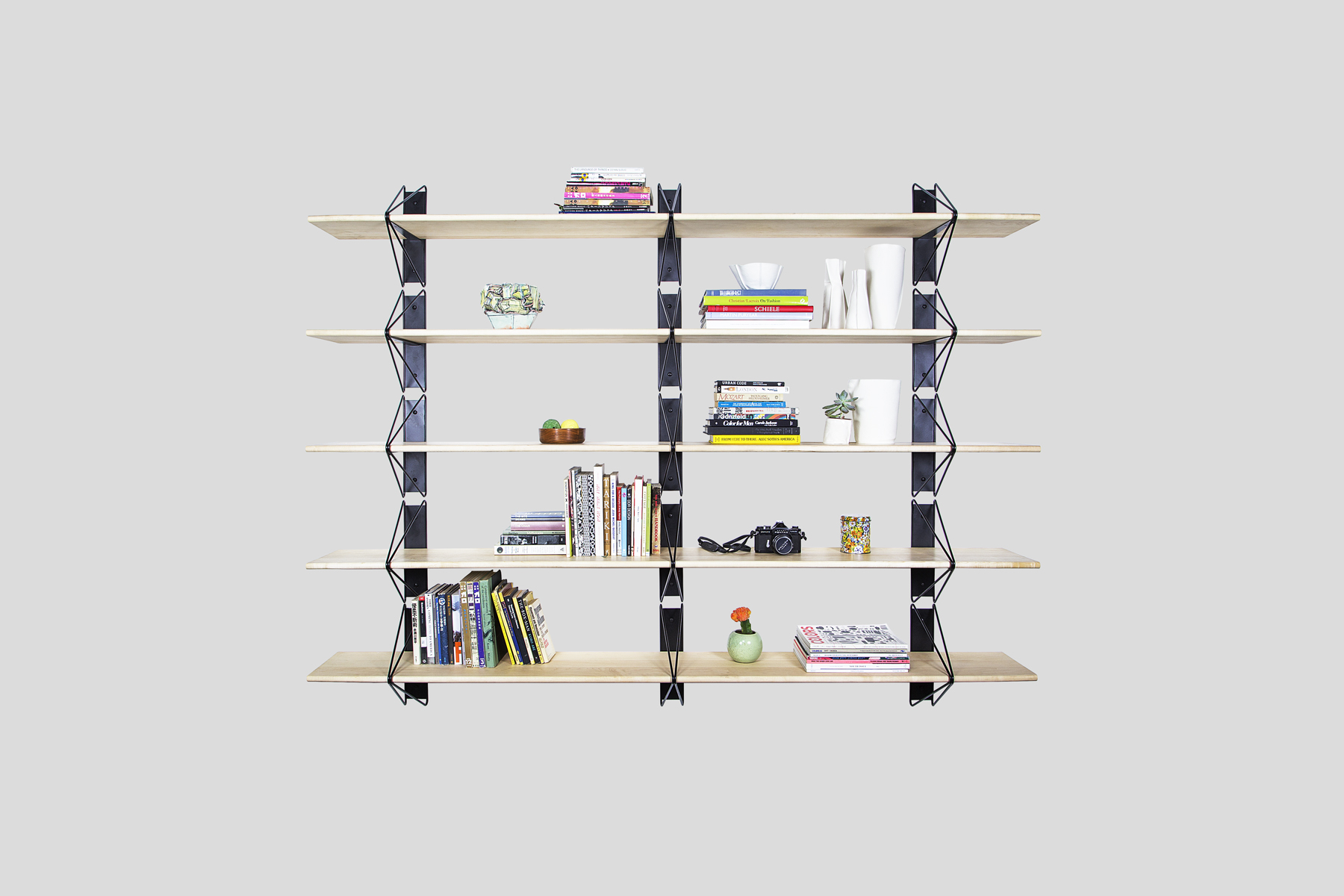 Strut-Shelving-System-ShaunKasperbauer-LuftTanaka-for-Souda-5.jpg