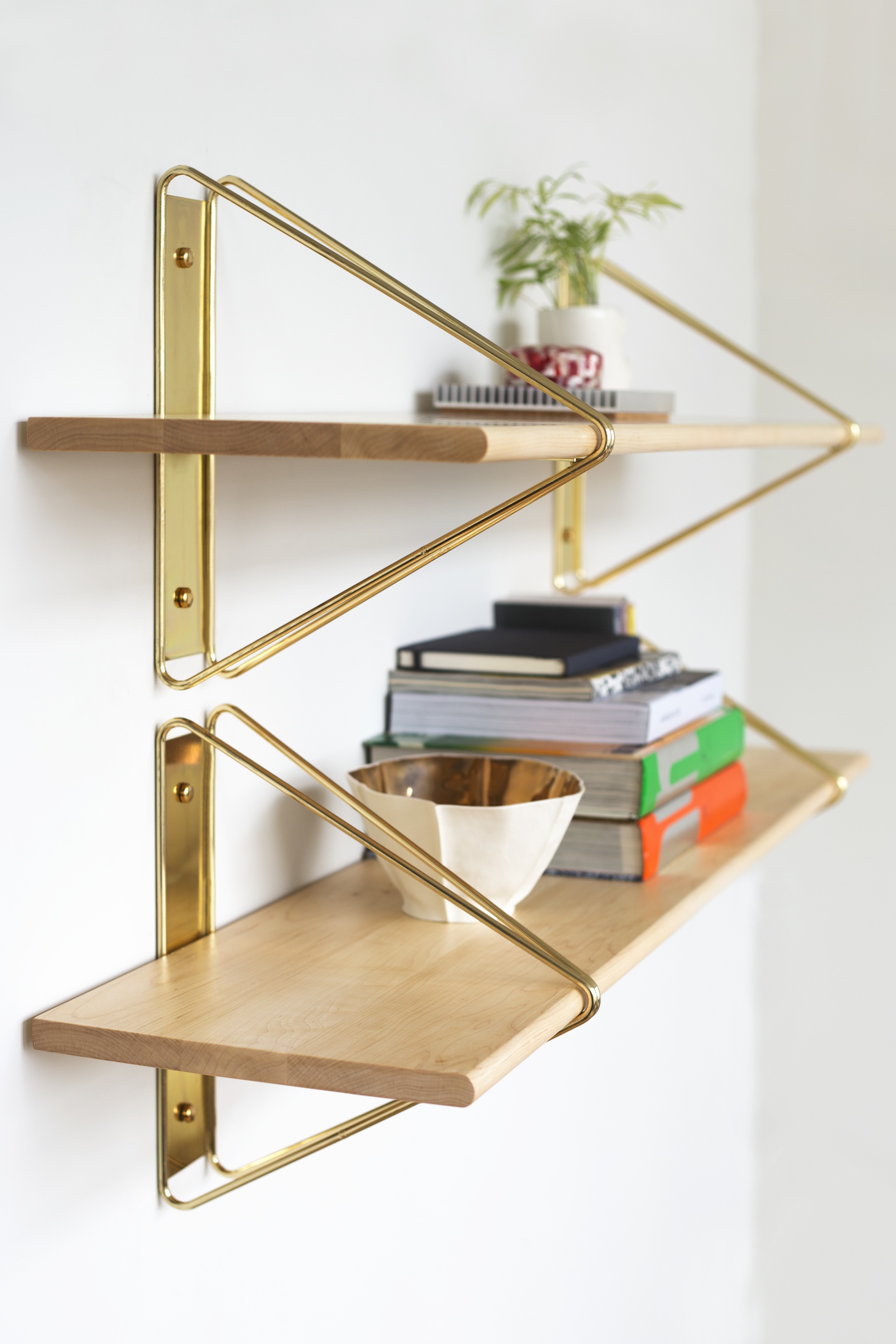 Strut-Shelving-System-ShaunKasperbauer-LuftTanaka-for-Souda-7.jpg