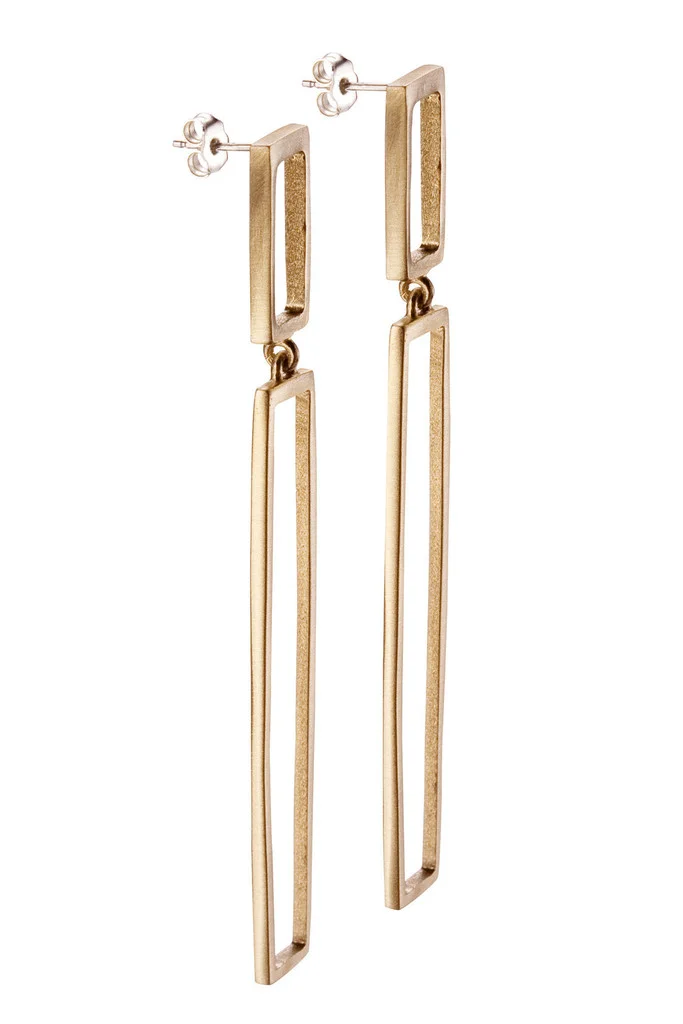 LZZR-MiA-Project-long-bronze-reck-earrings.jpg