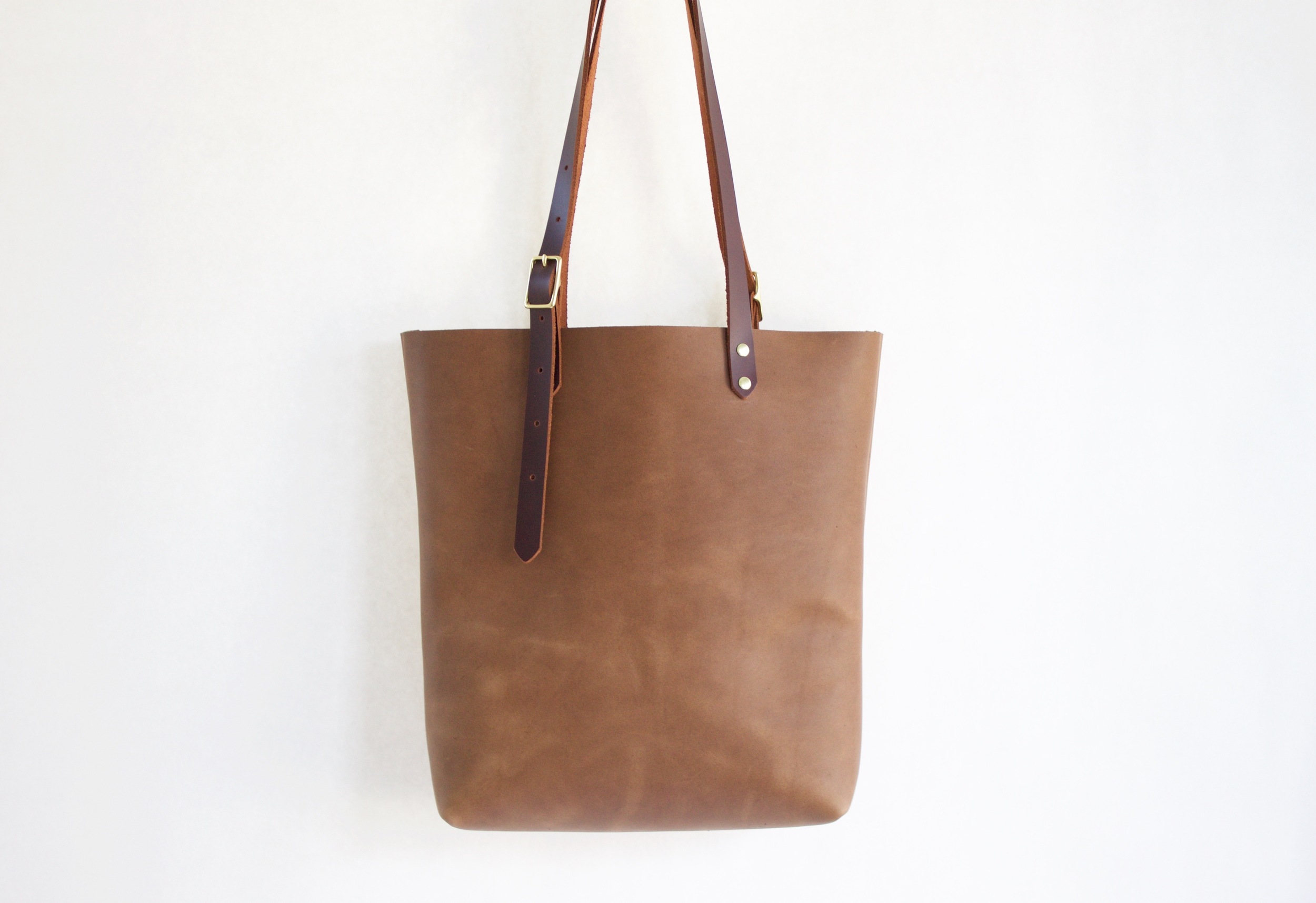 neva-opet-mia-project-leona-tote_3.jpg