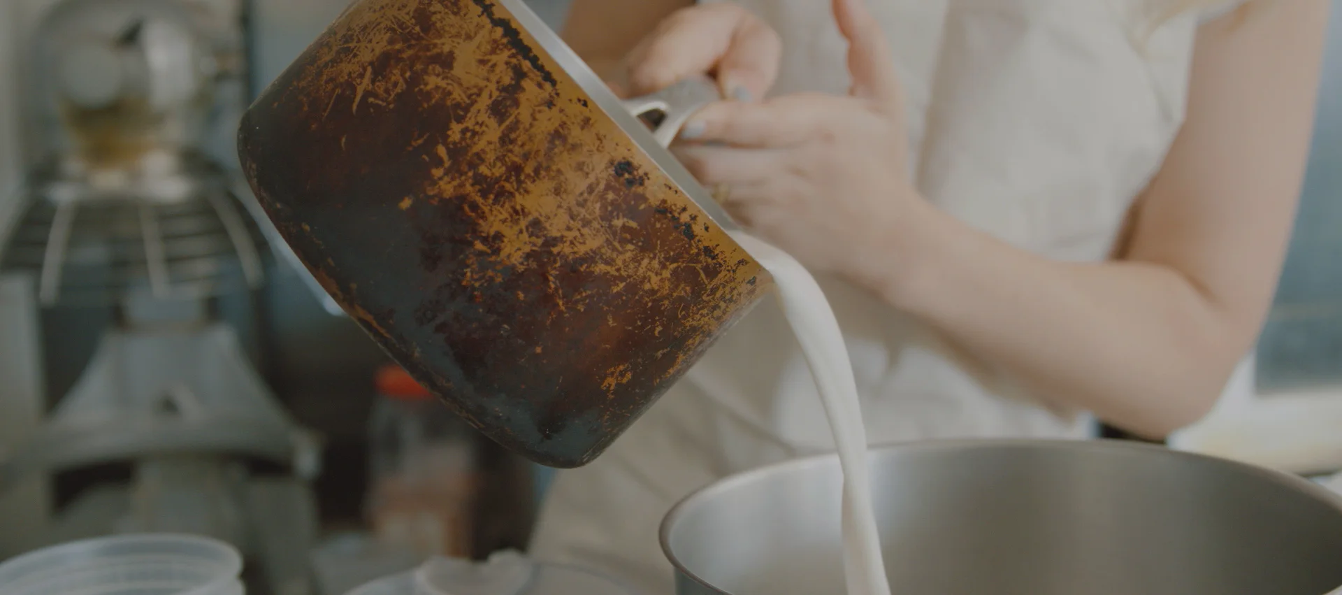 milk pour.jpg