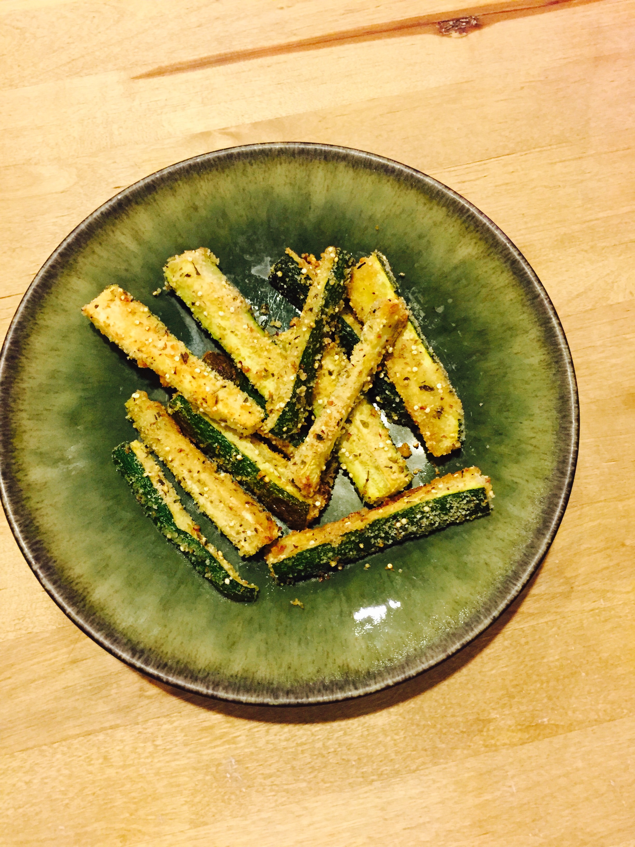 Easy zucchini fries (baked and vegan)