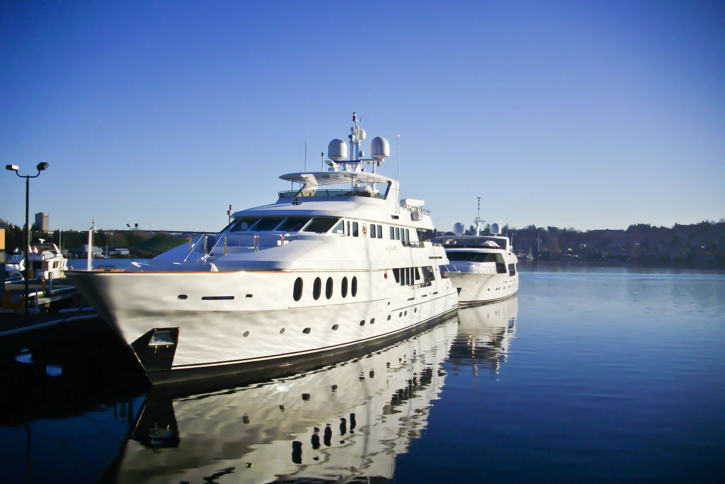 superyacht_boat_on_water
