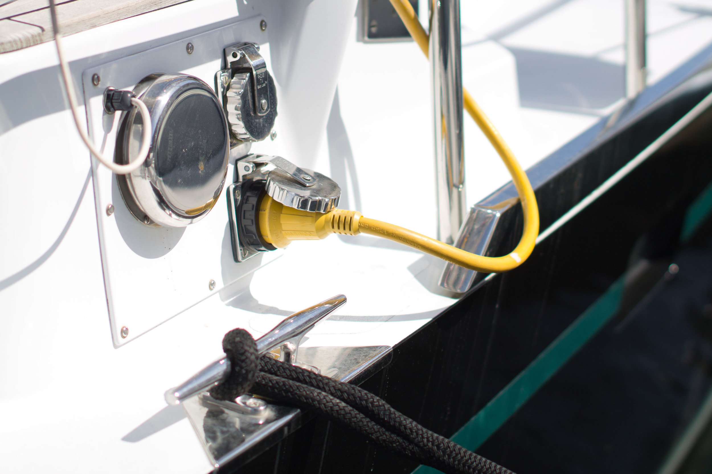 electrical outlet on boat
