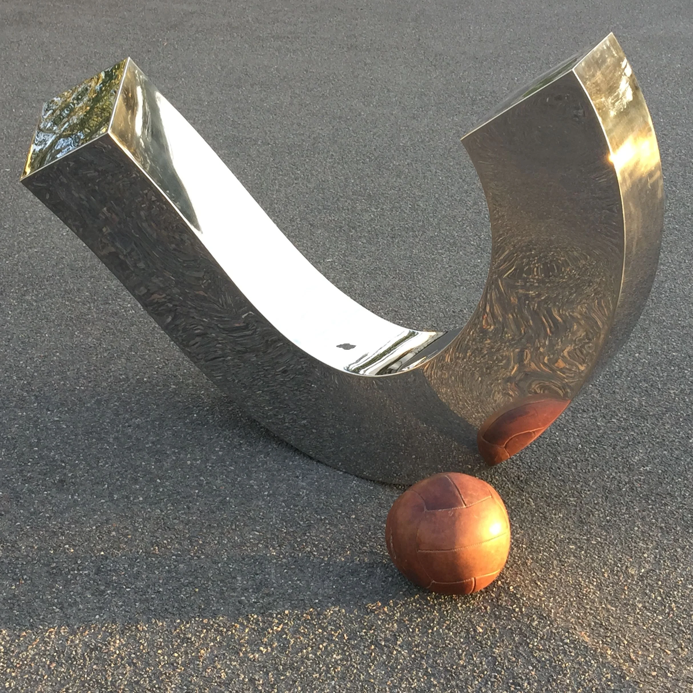 Martin George, dislocated element