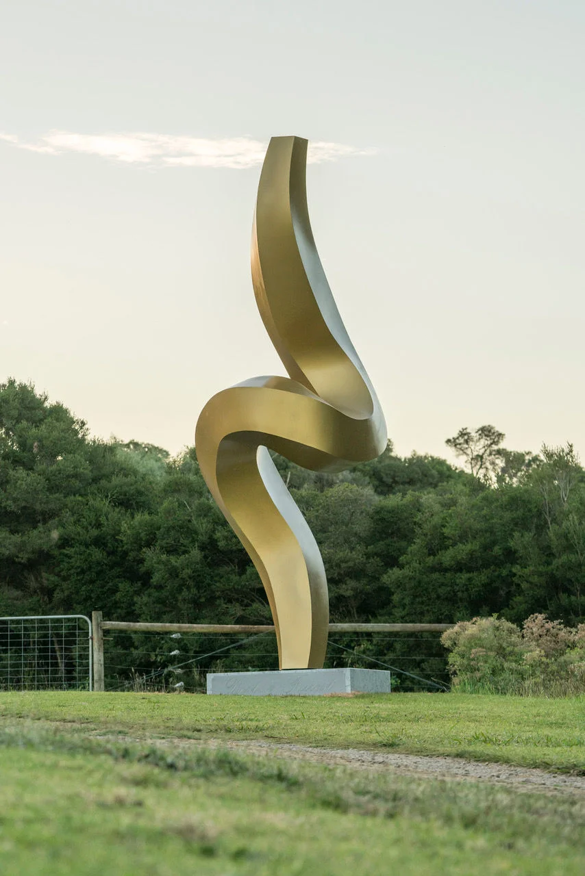 The Montalto Sculpture Prize is an acquisitive award open to all artists working in any medium, and runs from February to October each year.