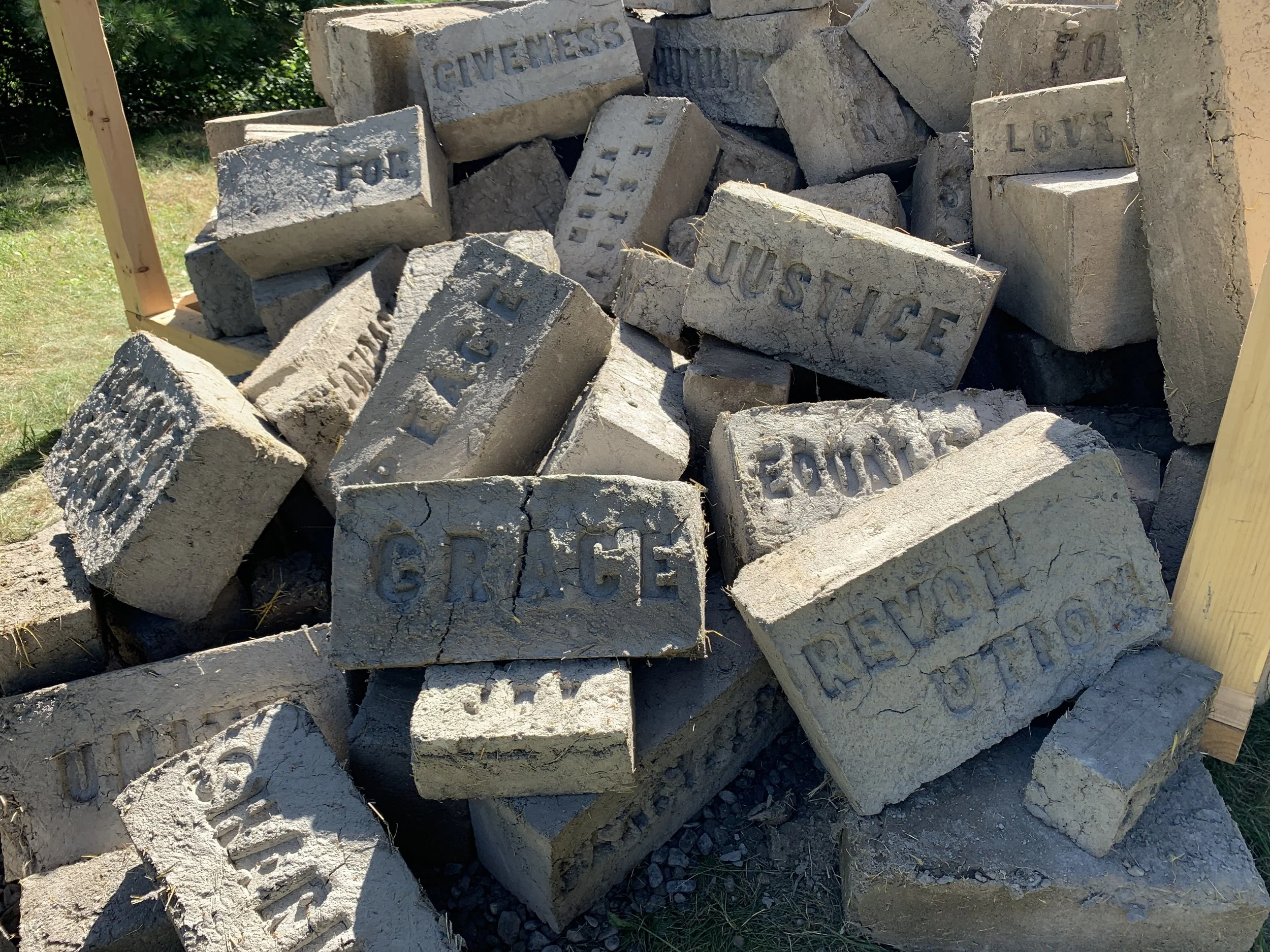 Earth Press Project/ Witness