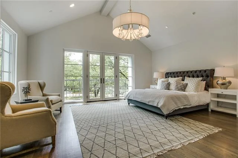 4336 Lorraine Ave-13.jpg