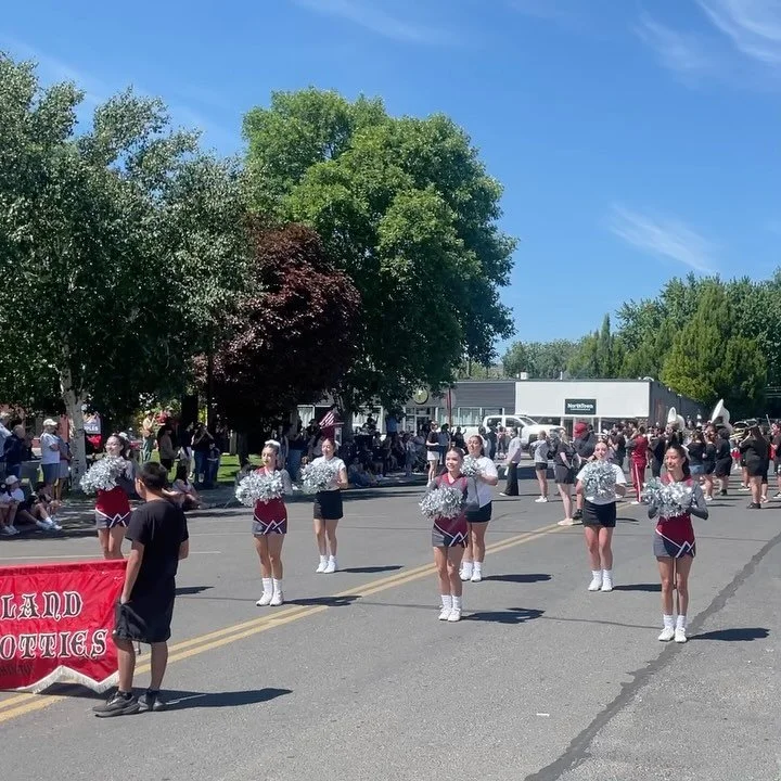 The best little ten-minute parade there ever was! Highland Scotties, beauty queen neighbors, and Tony! 
Thanks to Lupita and Paige and everyone else who pitched in to make a postage-stamp sized parade for postage-stamp sized Tieton.
#iloveaparade