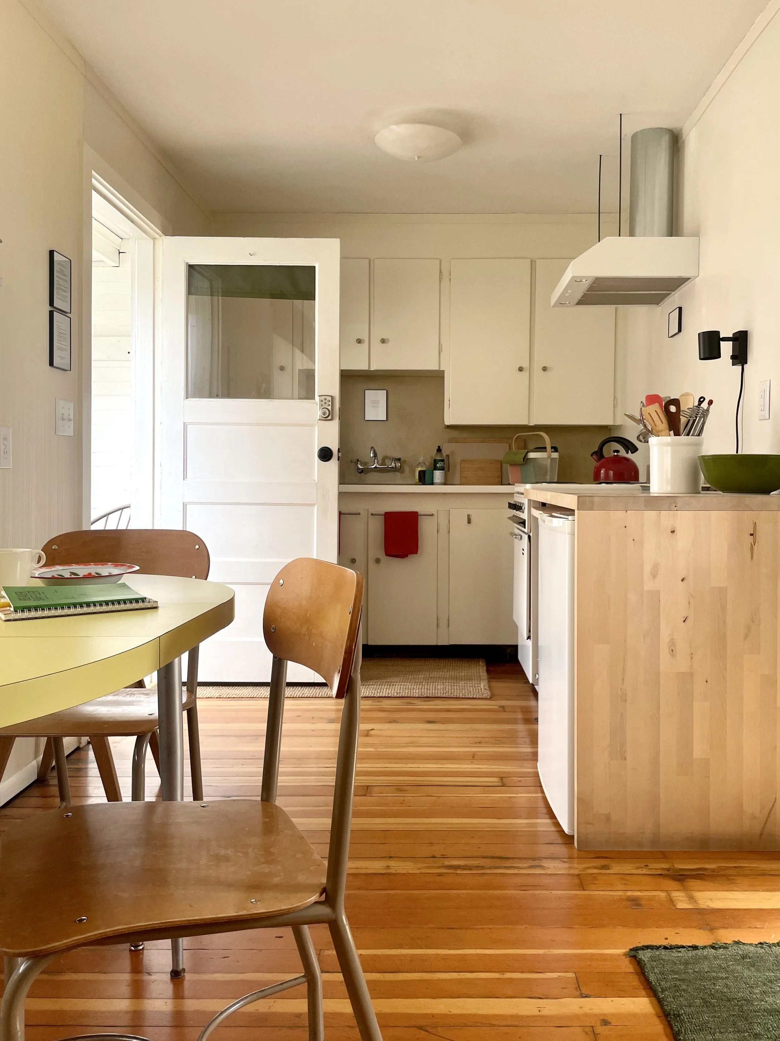 Cabin 3-kitchen.jpg