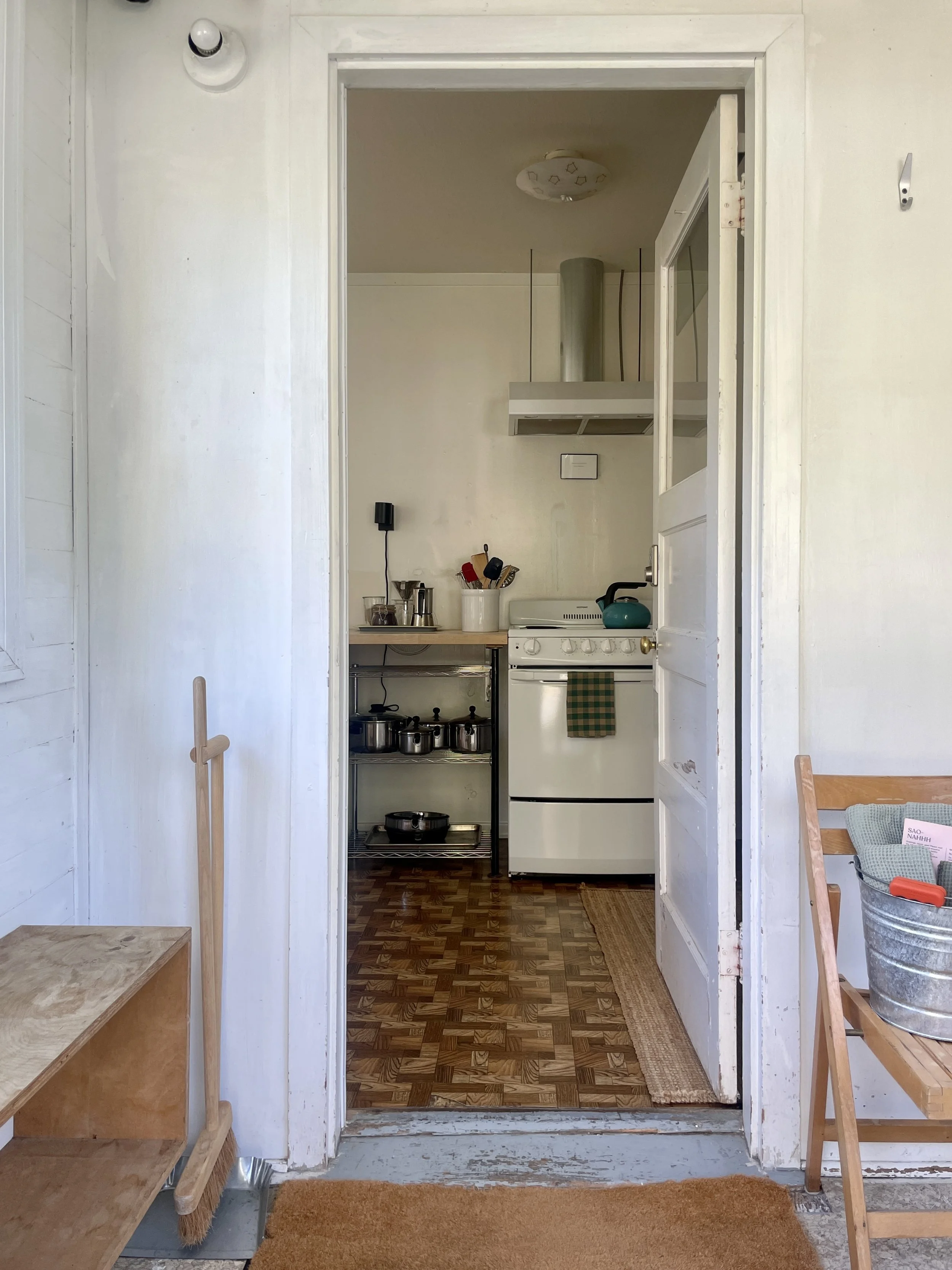 Cabin 2-entry.jpg