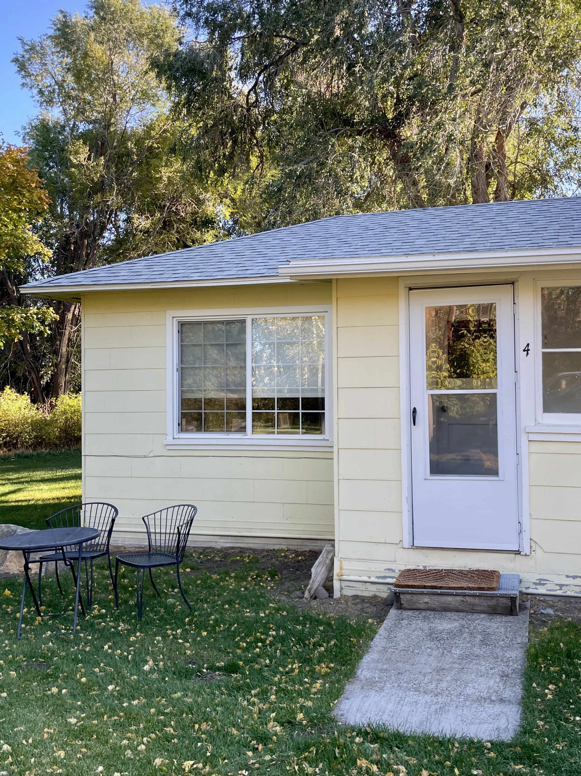 Cabin 4 ext alt.jpg