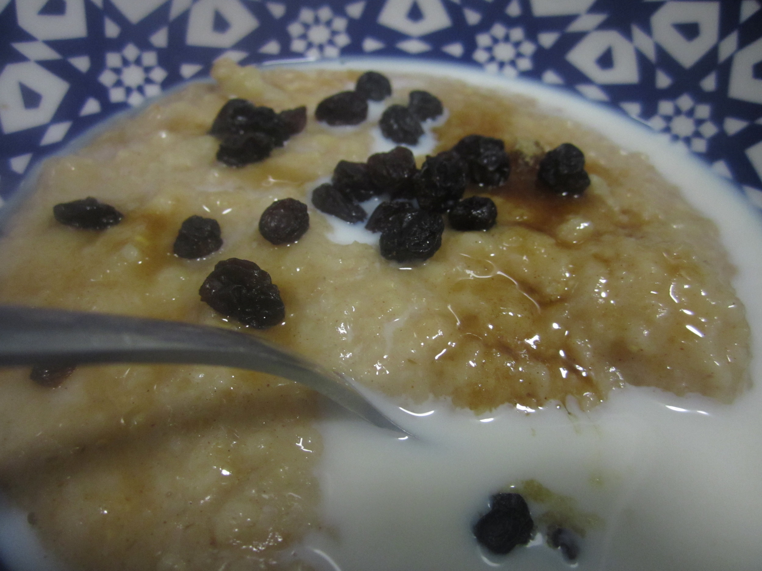 Nippy mornings call for porridge. Apple porridge. 