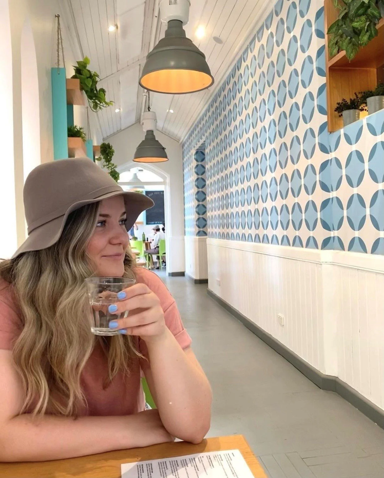 Short Blue Nails match the wallpaper