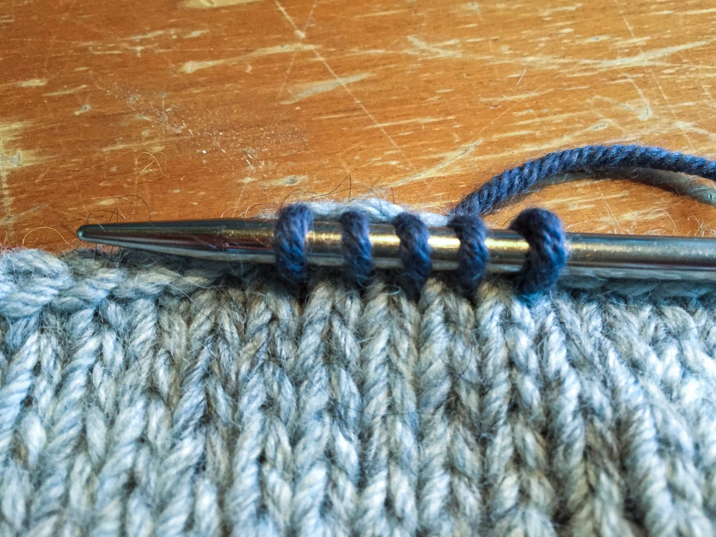 A clearer view of how each picked up stitch has a row of Vs under it.