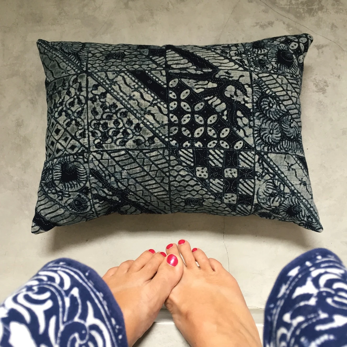 This cushion was from Jawa. The textile used in making this pillow cover is made from hands-on heirloom brown cotton and woven on a backstop loom by the community of weavers, Sekar Ayu, In Tuban Java. It is also naturally dyed. 