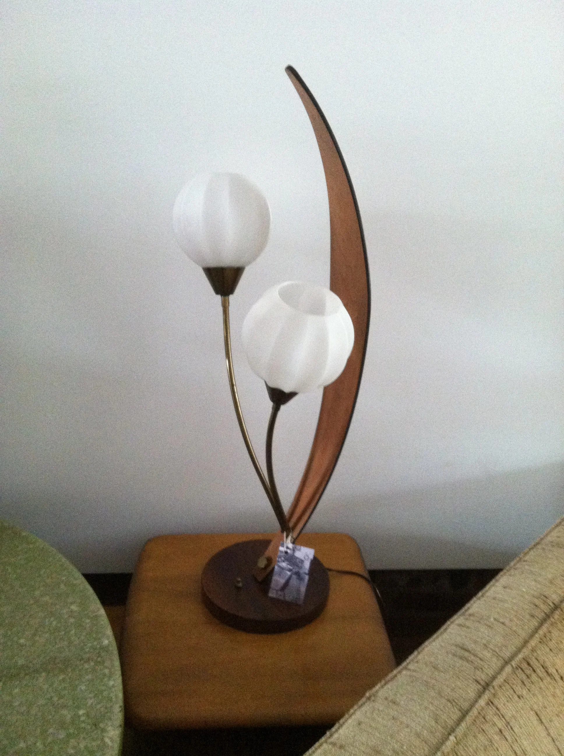 SCULPTED MID CENTURY BRASS & WOOD LAMP
