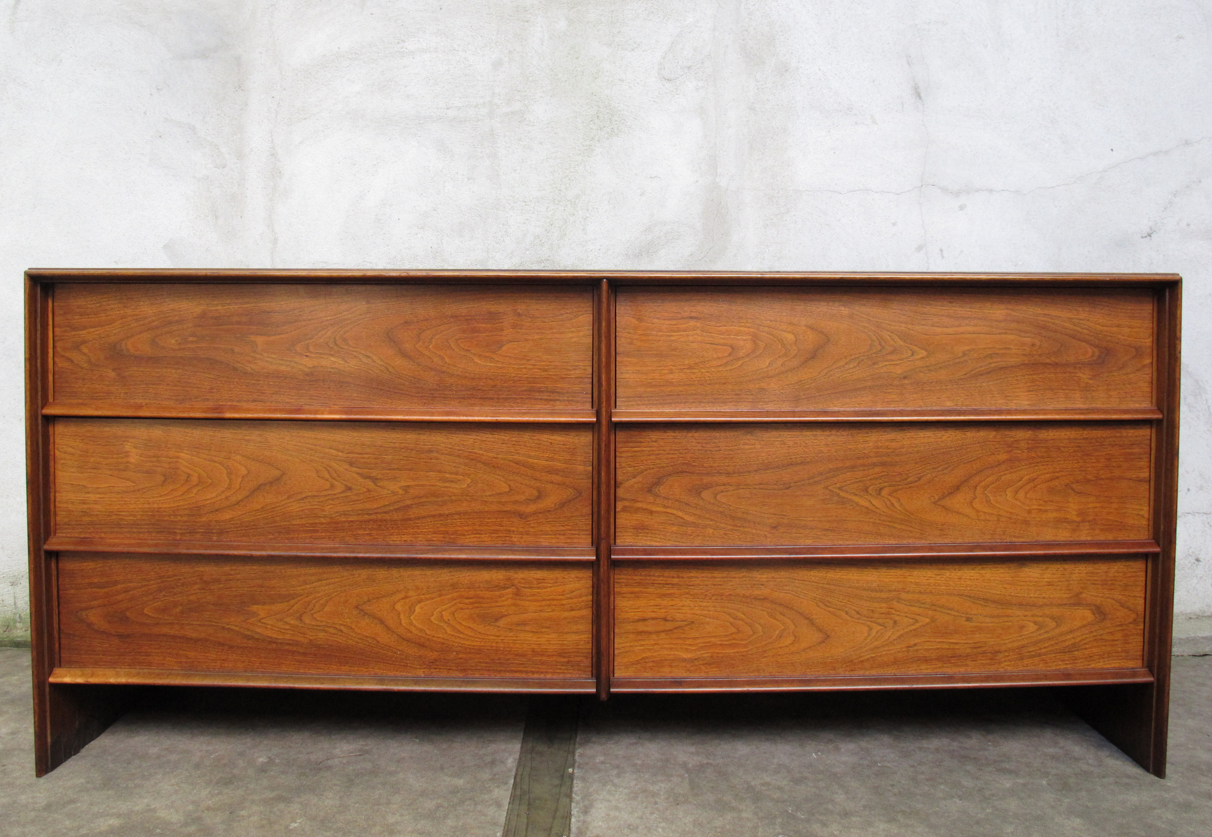 WIDDICOMB WALNUT LONG DRESSER BY ROBSJOHN GIBBINGS