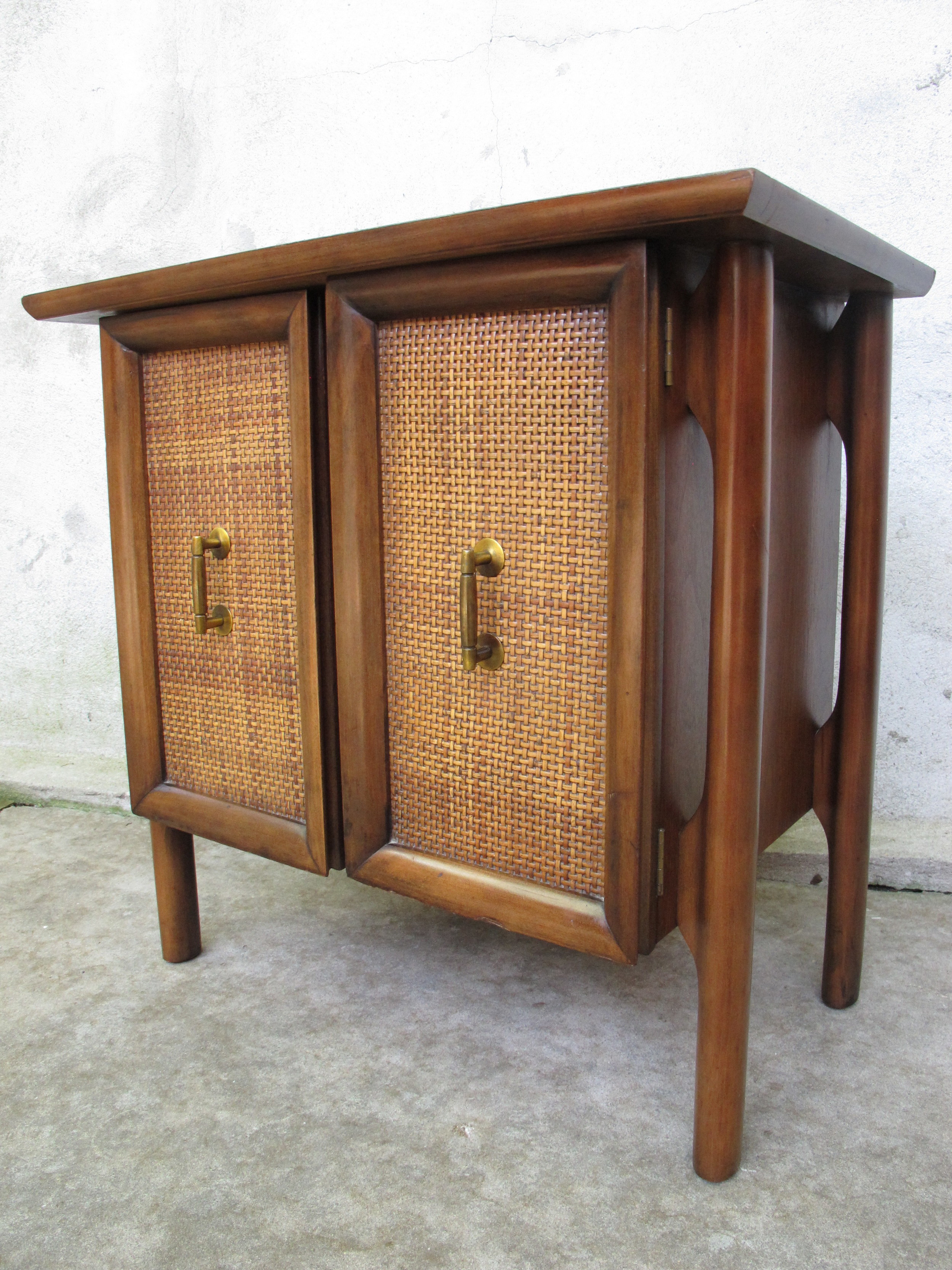 MID CENTURY CABINET STYLE NIGHTSTAND